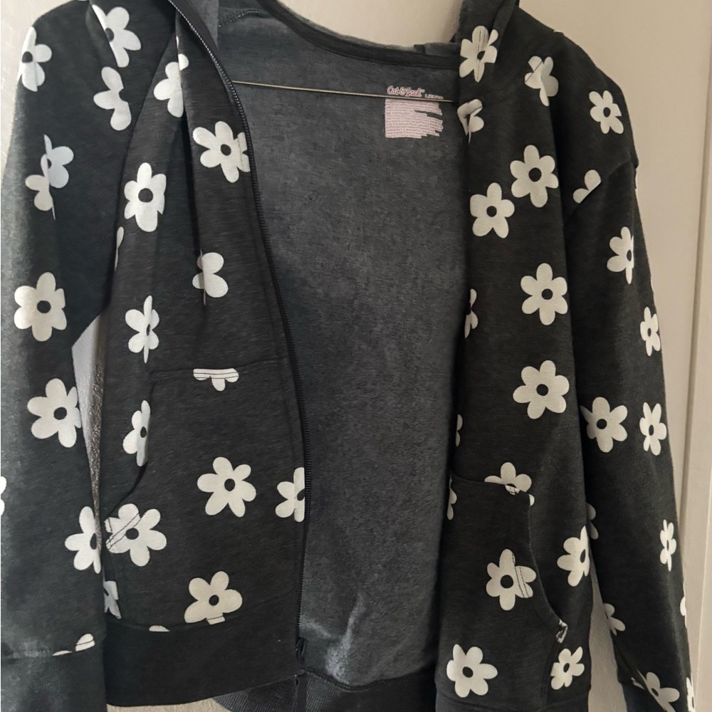 Brand new with tags. Kids girl sore 10-12